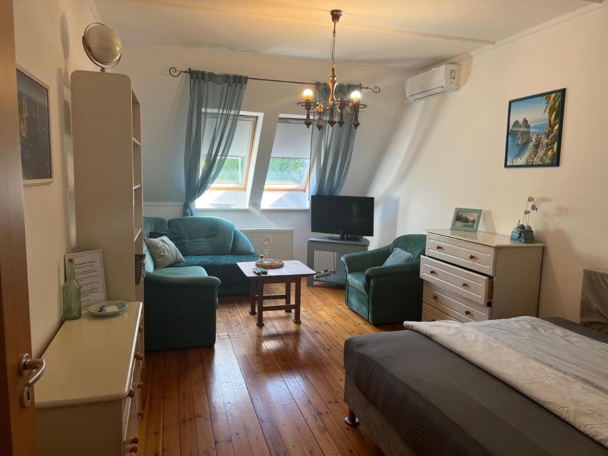 Capri Apartman Eger Exterior photo